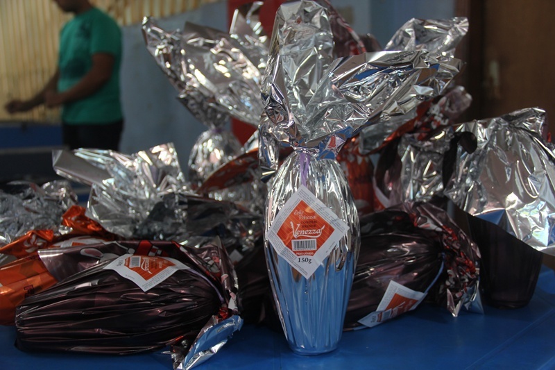  Prefeitura entrega Ovos de Páscoa para os alunos da rede municipal